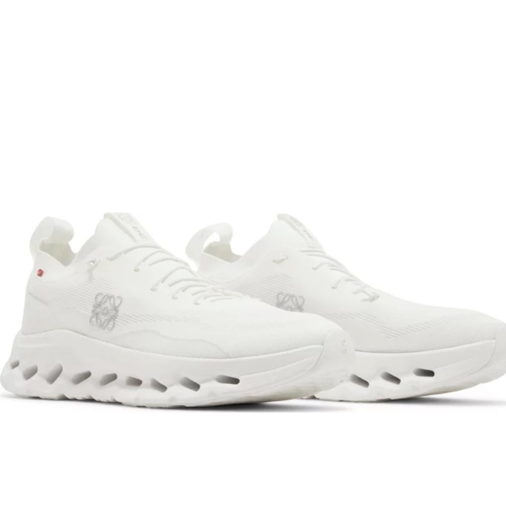 Cloudtilt LOEWE

+ON Cloudtilt stretch recycled knit sneaker